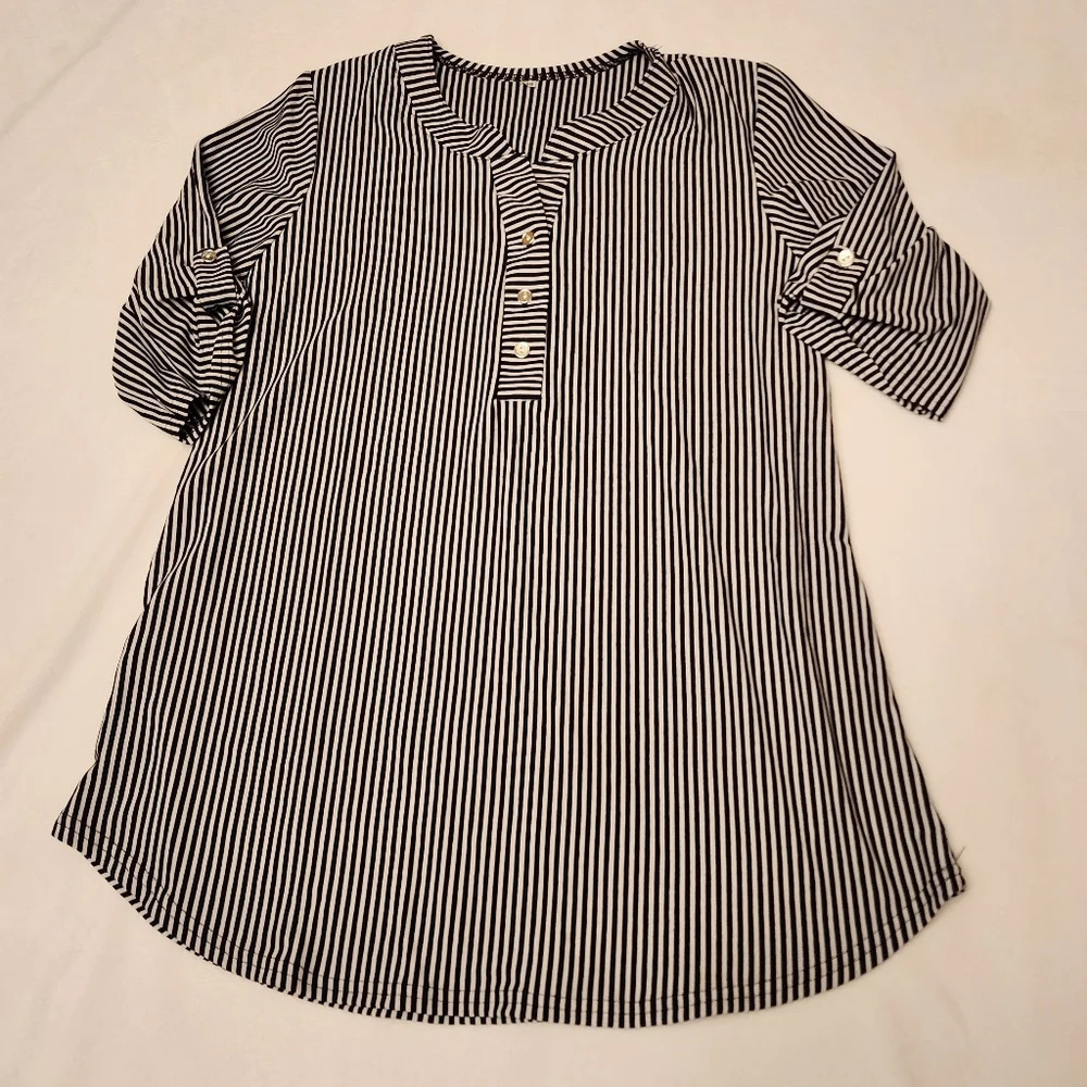 Striped Half Sleeve Top - Picture 6 of 12